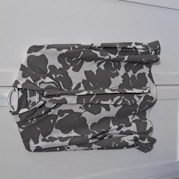 Calvin Klein Floral Print Blouse - Small - Picture 3 of 7